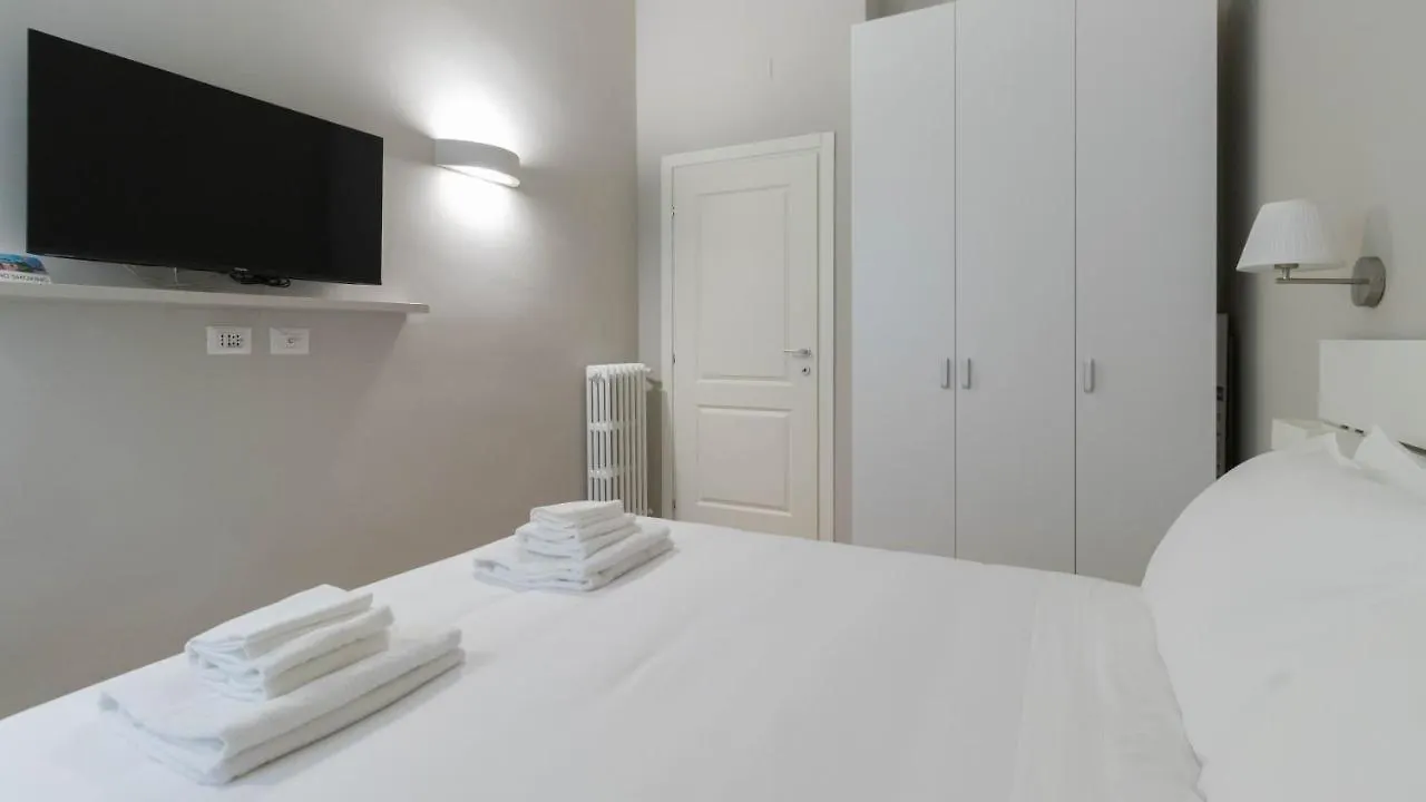 Italianway - Porta Nuova 6 Daire Milano