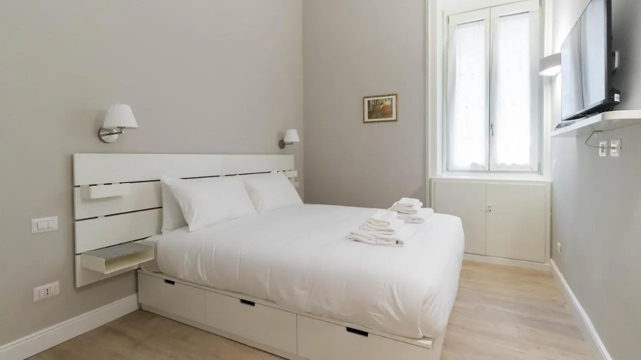 Italianway - Porta Nuova 6 Daire Milano